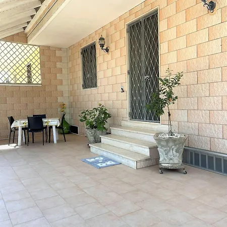 Spaziosa Con Esterni - *